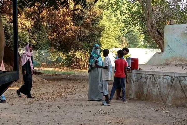 بعد أن تحولت حياتهم إلى "كابوس مرعب"... المدنيون هم من يدفعون ثمن الحرب في السودان... صور