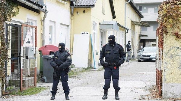 النمسا تنفذ اعتقالات وتفتيشاً في أوساط اليمين المتطرّف