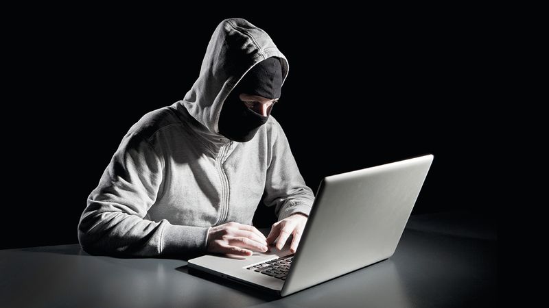 الامارات | خبراء يحذرون من طرق جديدة للاحتيال