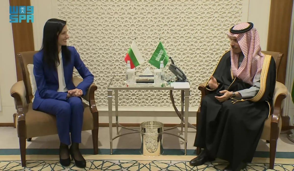 وزير الخارجية يستعرض مع نظيرته البلغارية سبلَ تعزيز العلاقات الثنائية