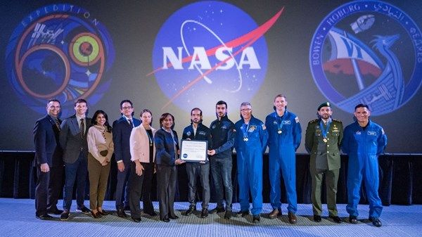 تكريم مركز محمد بن راشد للفضاء في احتفالية اختتام "مهمة البعثة 69"