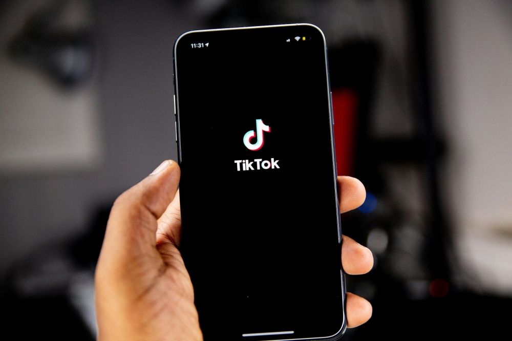 بدون أسباب معلنة.. "تيك توك" تسرح عشرات الموظفين
