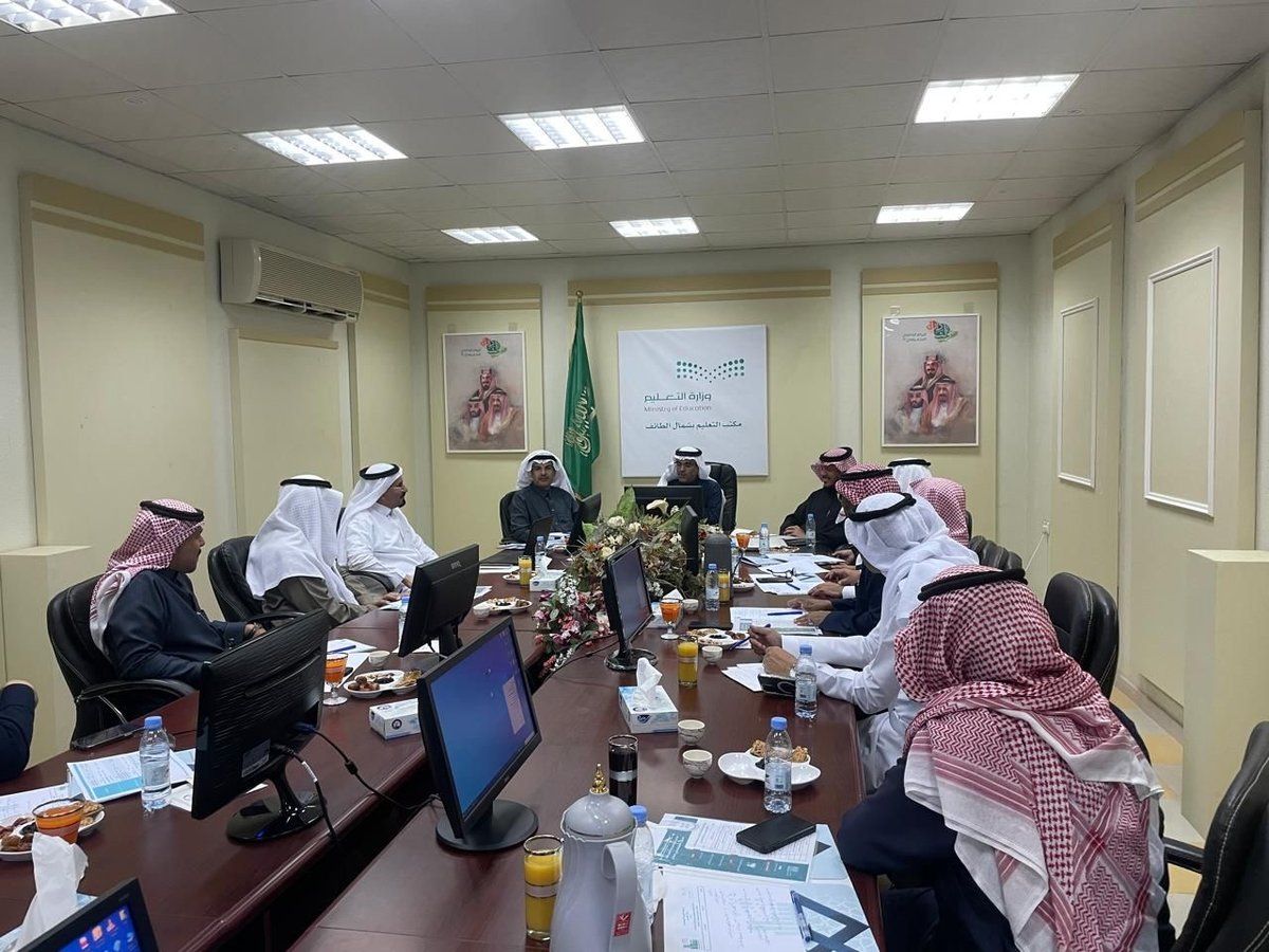"الغامدي" يترأس مديري مكاتب التعليم بالطائف وينوِّه بدور المدرسة للحفاظ على القيم