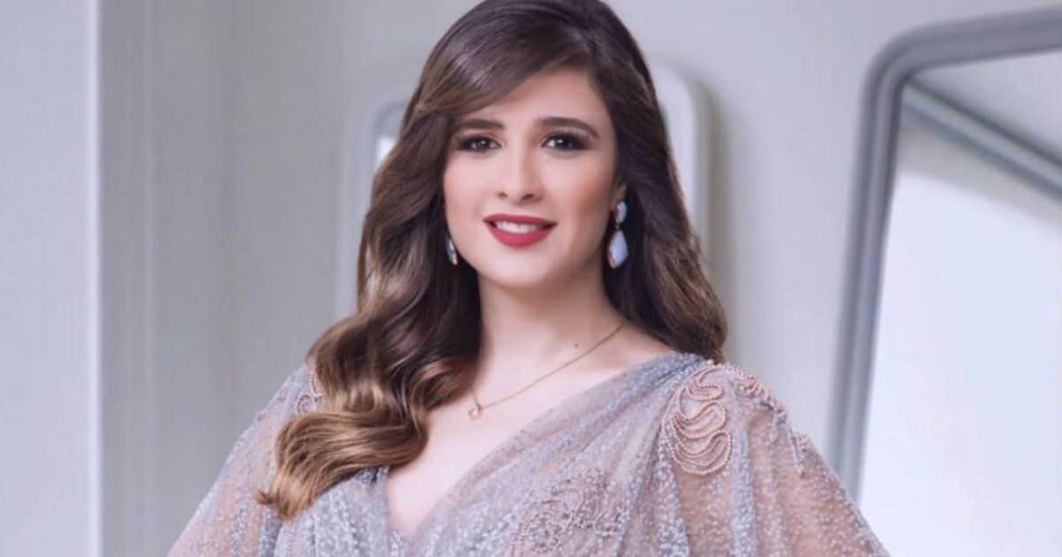 أول ظهور لـ ياسمين عبد العزيز بعد تحسن حالة أحمد العوضي الصحية