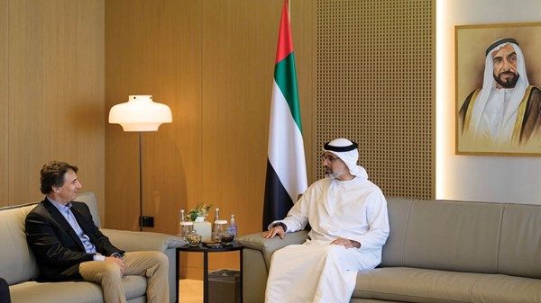 خالد بن محمد بن زايد يلتقي الرئيس التنفيذي لشركة «أبولو جلوبال مانجمنت»