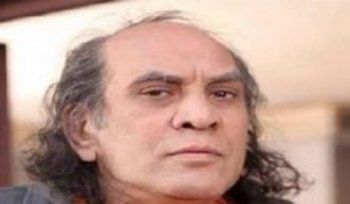 ممثل مصري شهير يفجع بوفاة والده