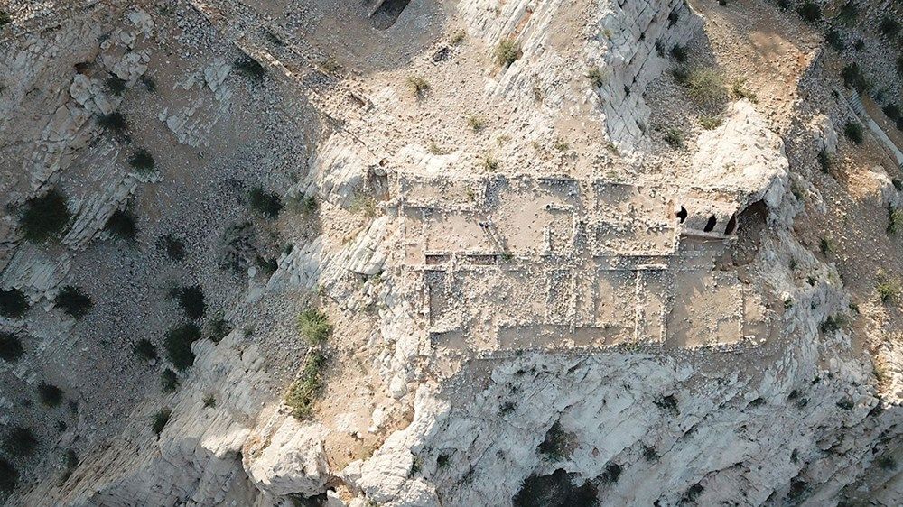 قصر زنوبيا.. تاريخ يقصده السياح صيفاً وشتاءً