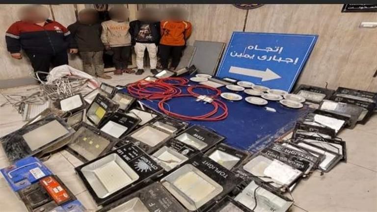 القبض على عصابة لسرقة لافتات المرور بالطالبية