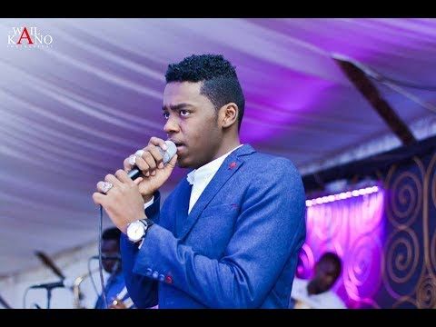 شاهد بالفيديو.. حفل زواج أسطوري للفنان مأمون سوار الدهب بالقاهرة