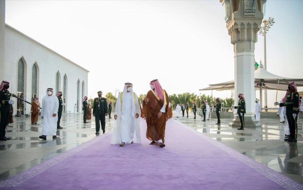 السعودية | “شيلا راسل” تبدي إعجابها الشديد بـ خزامى القاعية بعد زيارتها