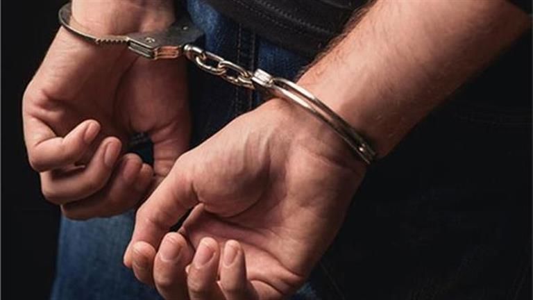 "لقيته جنب صندوق زبالة".. أب يتخلى عن ابنه لبائعة خضروات بأوسيم