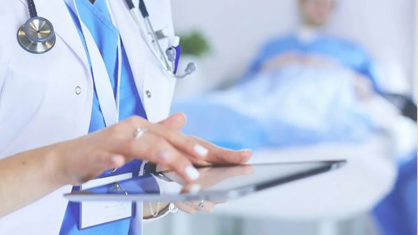 معرض آراب هيلث 2024 ينطلق الاثنين المقبل في دبي