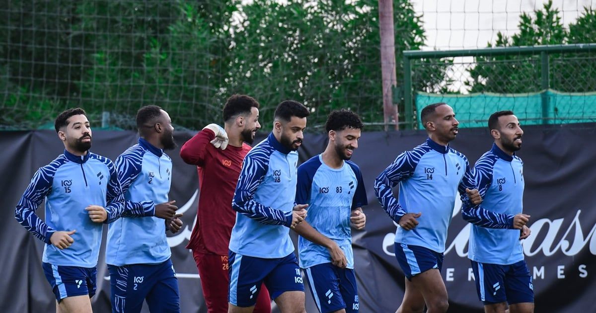 الفتح يدشن مُعسكره التدريبي في "الإمارات" على فترتين