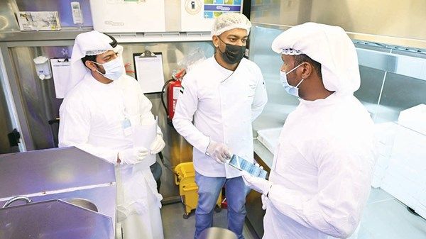 103 آلاف زيارة تفتيشية للمنشآت الغذائية في أبوظبي
