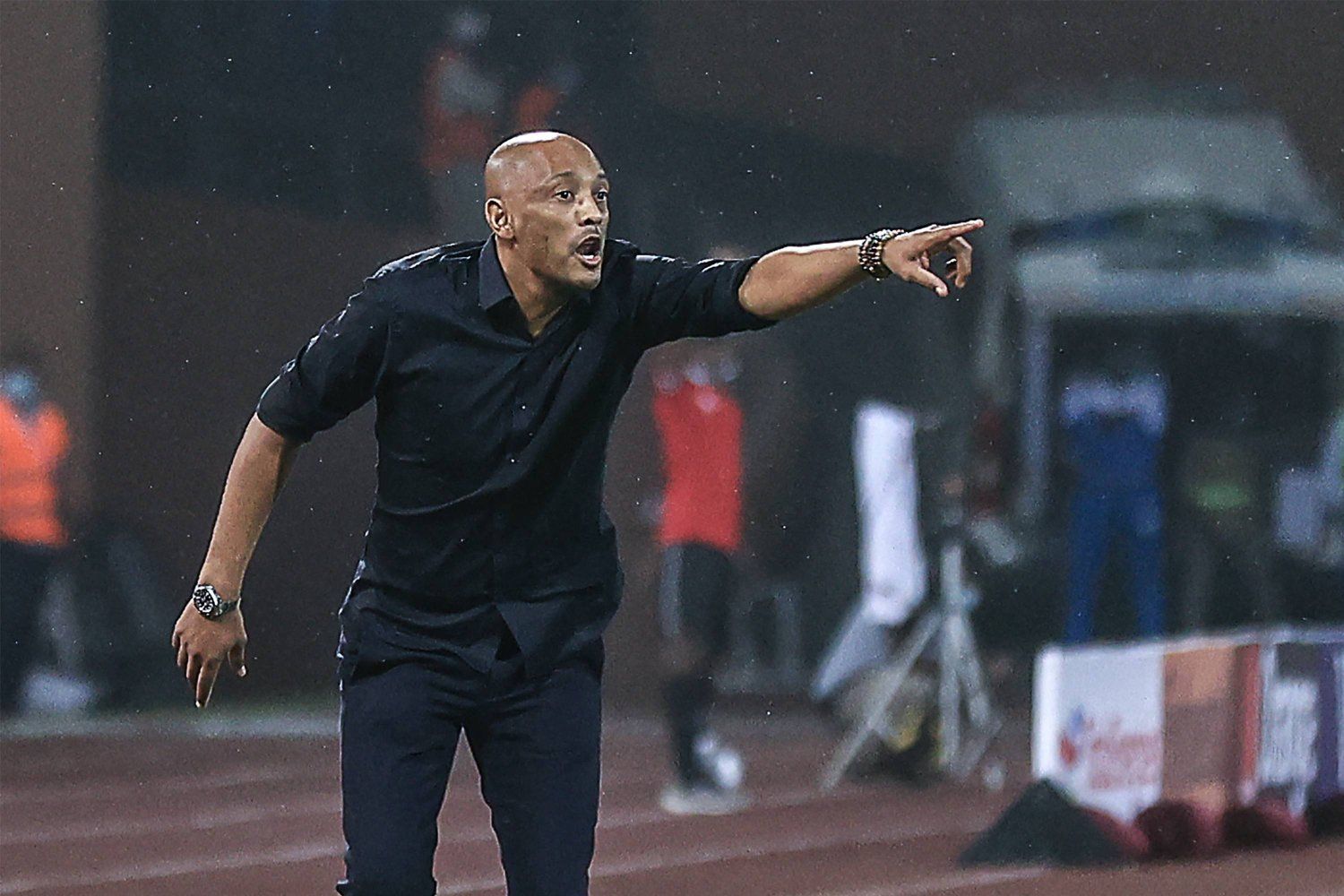 الامارات | "العقل المدير" أمير عبدو يضيف موريتانيا إلى جزر القمر في قائمة إنجازاته