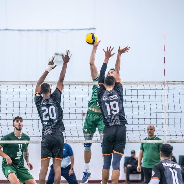 "ممتاز الطائرة": الهلال يحلق في الصدارة.. والابتسام يحافظ على الوصافة