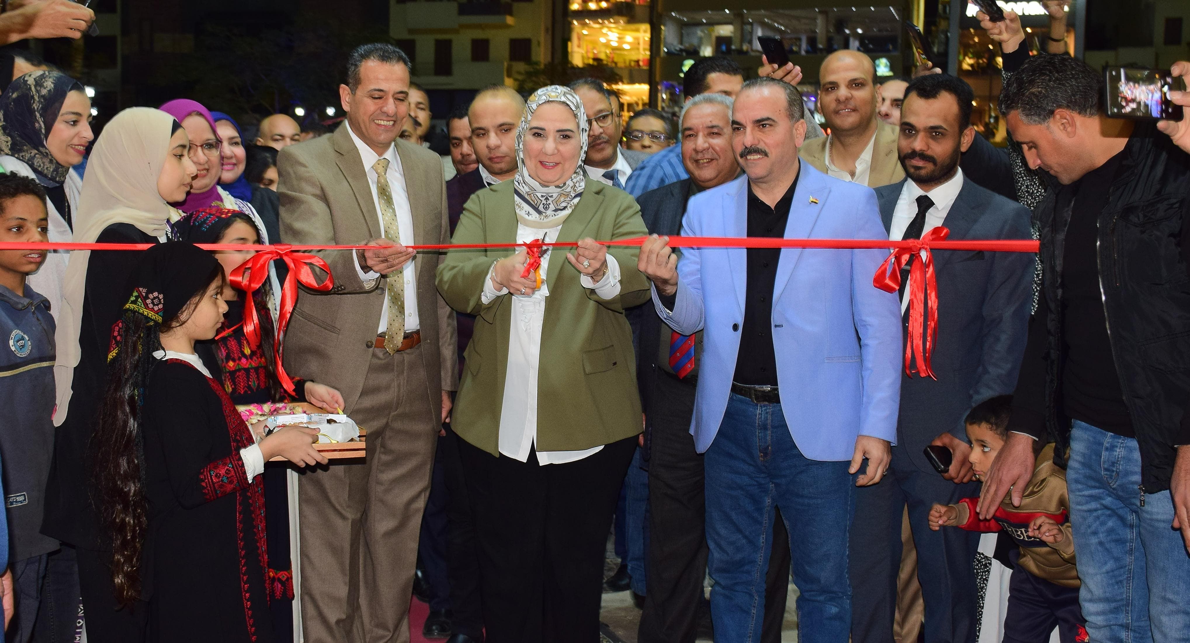 وزيرة التضامن تفتتح معرض «ديارنا» للحرف اليدوية والتراثية بمحافظة الأقصر