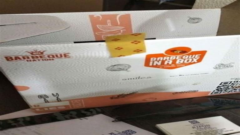 رجل يعثر على فأر ميت داخل وجبة من مطعم.. وهذا ما حدث له