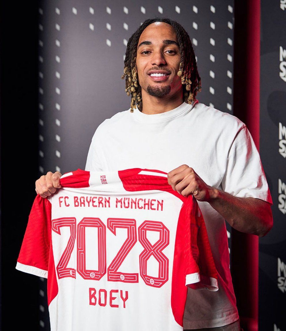 الامارات | بايرن ميونيخ يحل مشاكله بالتعاقد مع الفرنسي بوي