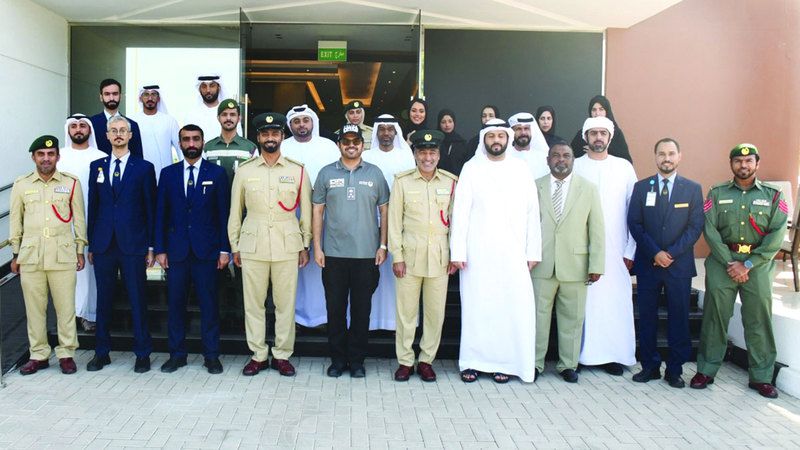 الامارات | تخريج 20 منتسباً لدبلوم لغة الإشارة في شرطة دبي