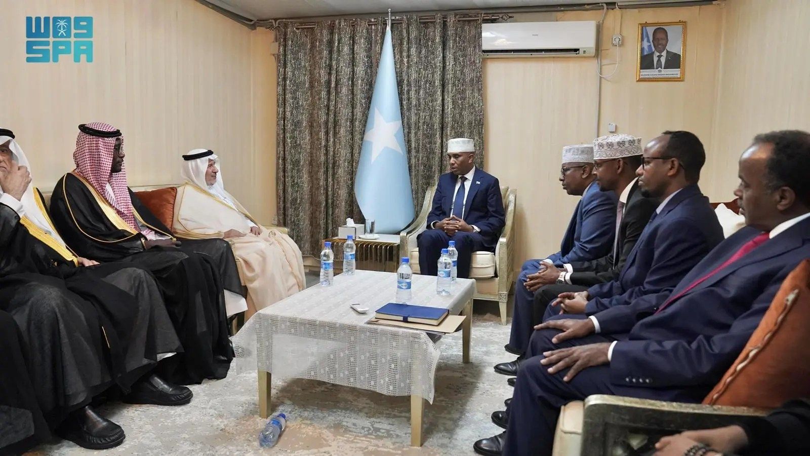 السعودية | رئيس الوزراء الصومالي يلتقي المشرف العام على مركز الملك سلمان للإغاثة