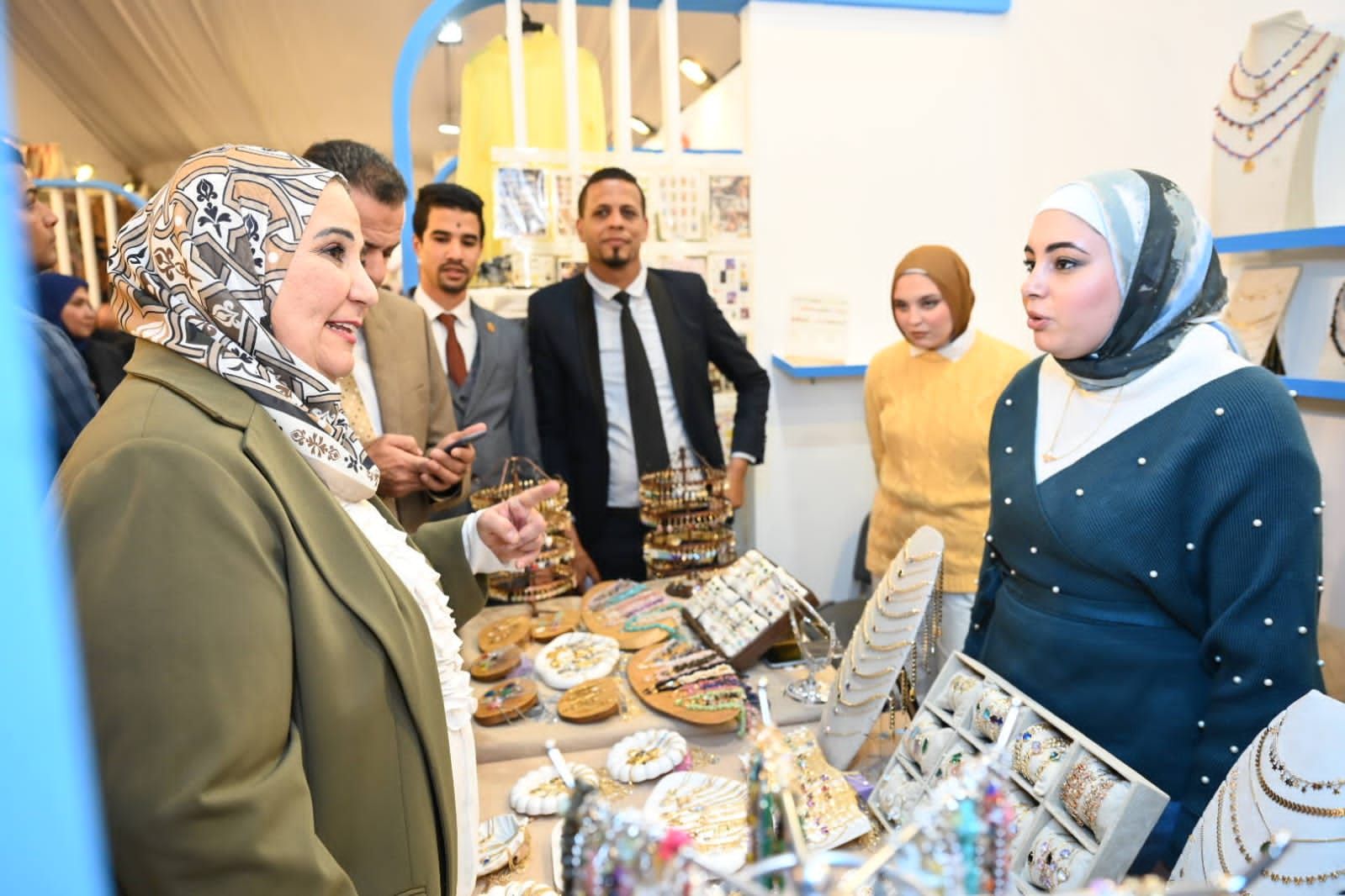 وزيرة التضامن تفتتح معرض «ديارنا» للحرف اليدوية والتراثية بمحافظة الأقصر