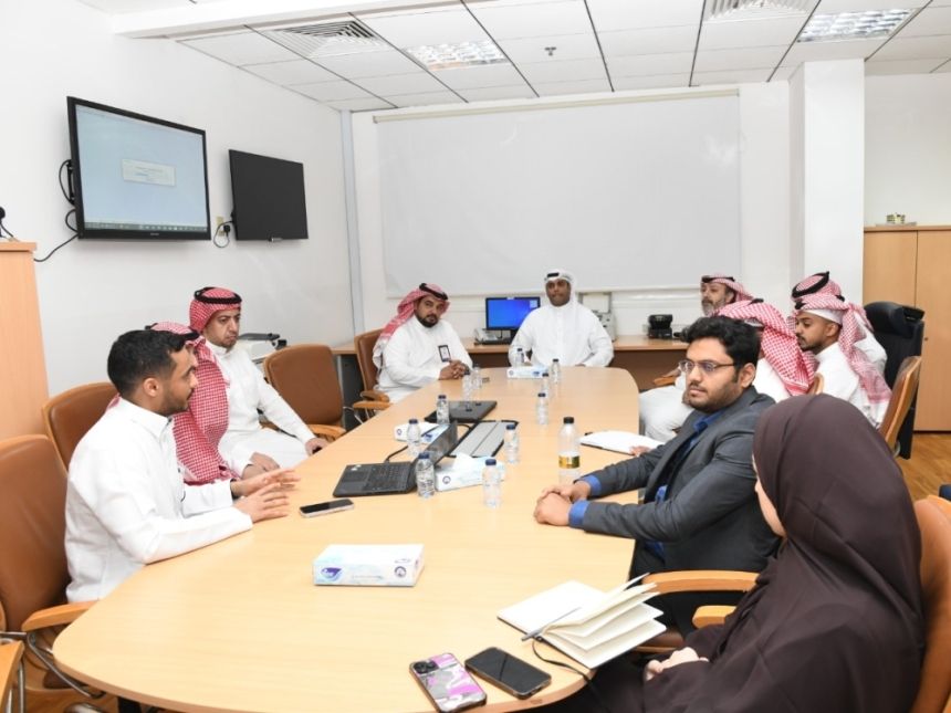 استعراض تطوير منظومة الطوارئ والكوارث بجدة