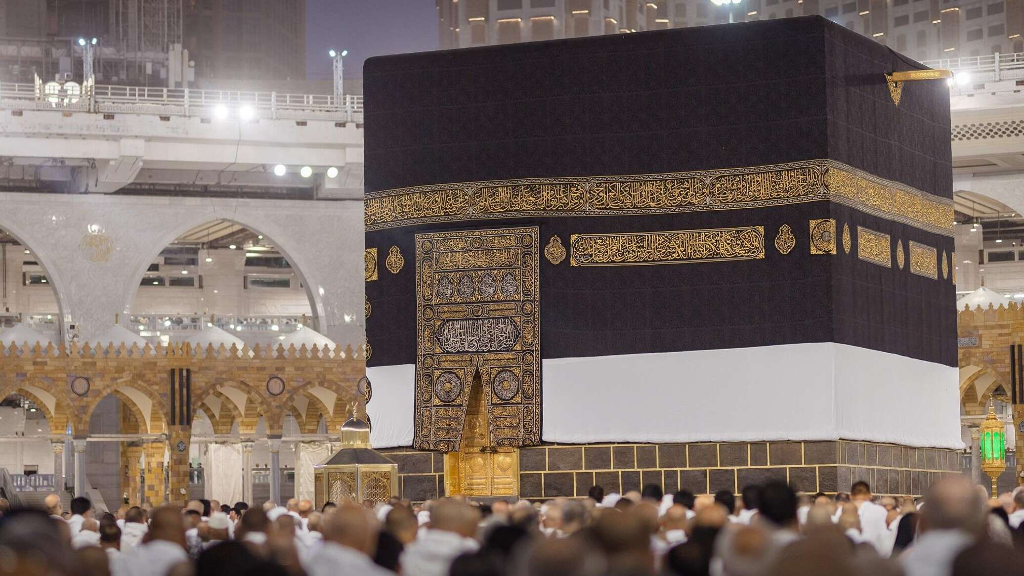 إيران قد ترسل حجاجها قريبا لأداء العمرة بعد محادثات "إيجابية" مع السعودية