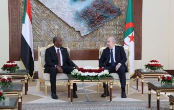 البرهان وتبون يجريان مباحثات ثنائية