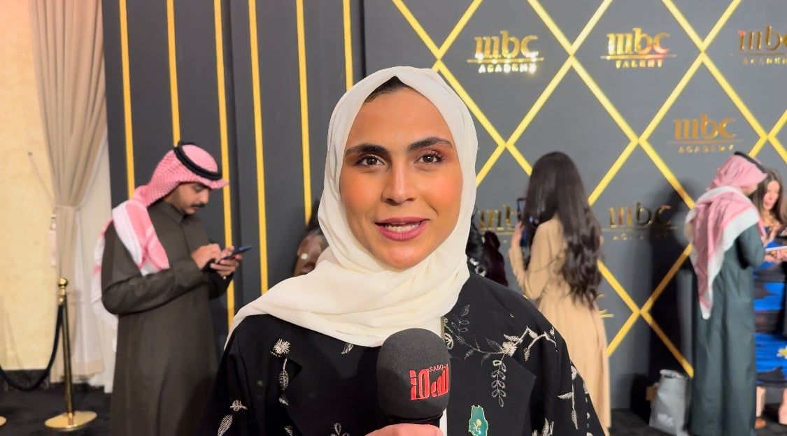 "زقزوق" لـ "الخليج 365": "الاستاند أب كوميدي" فن جديد على الفتيات بالسعودية ونسعى لإضحاك الناس