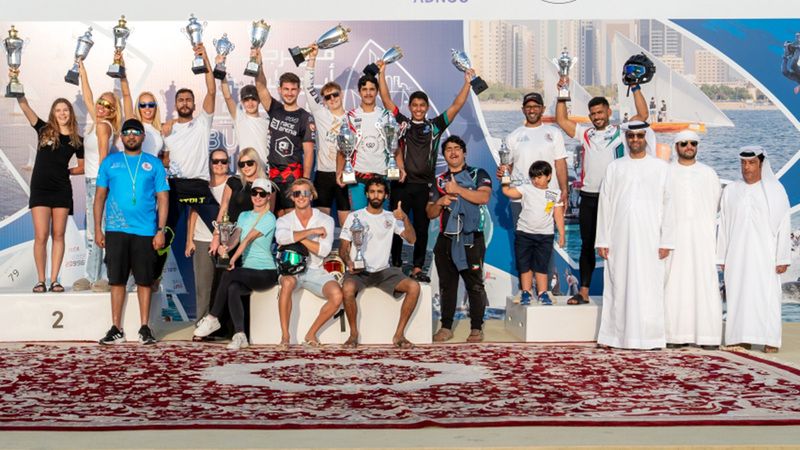 الامارات | سيطرة كويتية وتشيكية على ألقاب بطولة الإمارات لـ«الموتوسيرف»