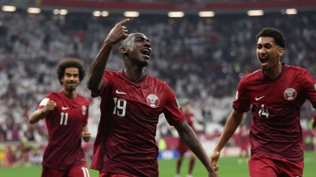 قطر تنهي مغامرة فلسطين