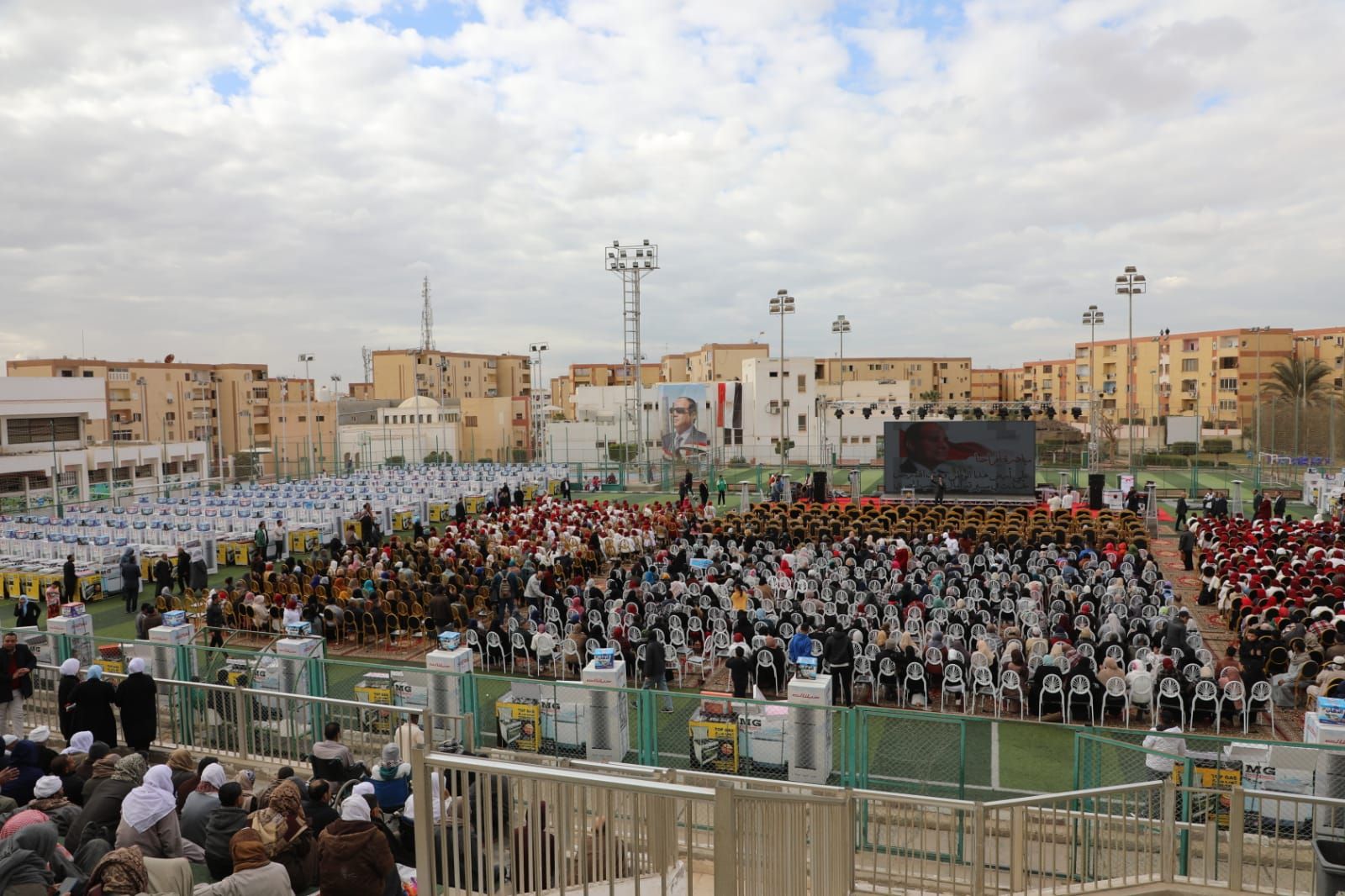 محافظة القاهرة تقيم احتفالية لتجهيز 400 عروسة.. صور