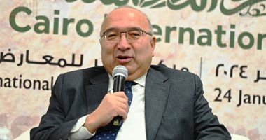 السفير عمرو رمضان يتحدث عن مسيرته الدبلوماسية في ندوة بمعرض الكتاب