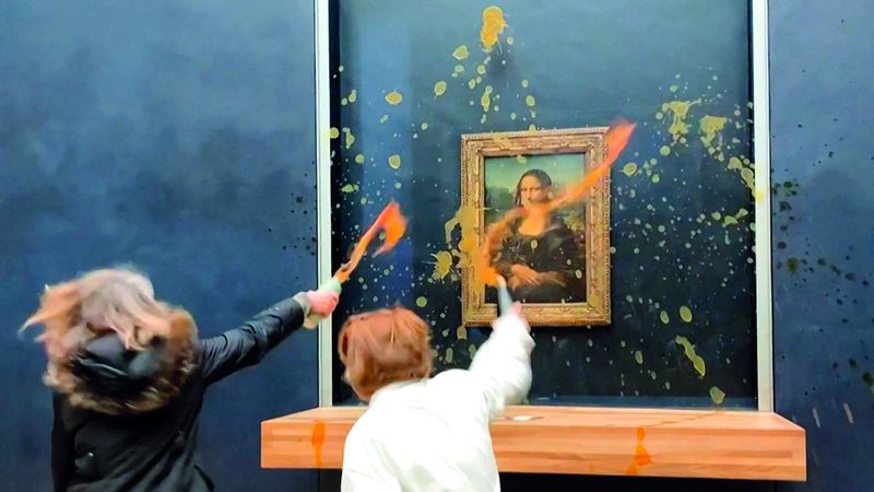 الامارات | إلقاء حساء على «الموناليزا».. ووزيرة فرنسية تندّد