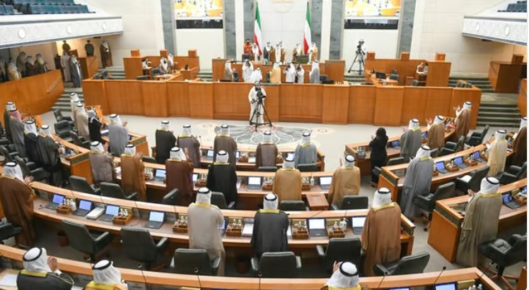 الحكومة الكويتية تؤدي اليمين الدستورية أمام مجلس الأمة