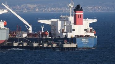 الخليج اليوم .. ارتفاع أسعار النفط بعد هجوم على ناقلة وقود في البحر الأحمر