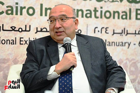 السفير عمرو رمضان يتحدث عن مسيرته الدبلوماسية في ندوة بمعرض الكتاب