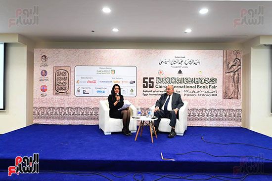 السفير عمرو رمضان يتحدث عن مسيرته الدبلوماسية في ندوة بمعرض الكتاب