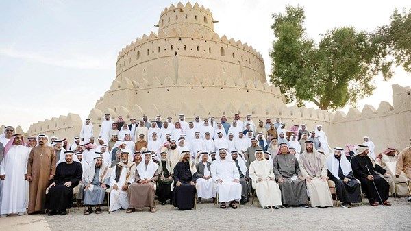 سيف بن زايد يحضر لقاءً ودياً لمتقاعدي القوات المسلحة ووزارة الداخلية