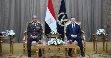 وزير الداخلية يستقبل وزير الدفاع للتهنئة بعيد الشرطة