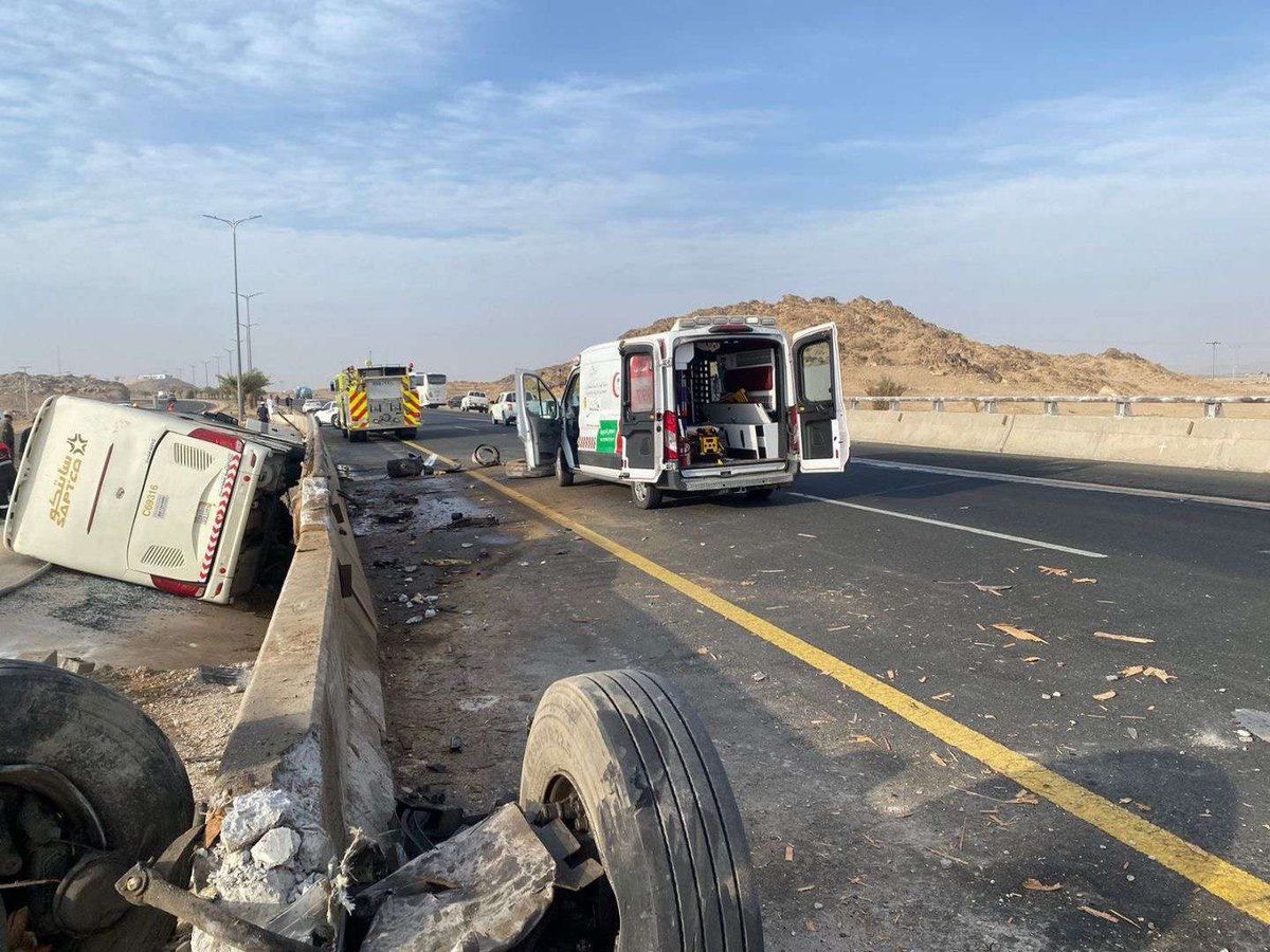 مصرع سائق حافلة وإصابة 5 طالبات جامعيات في حادث مروع بتثليث