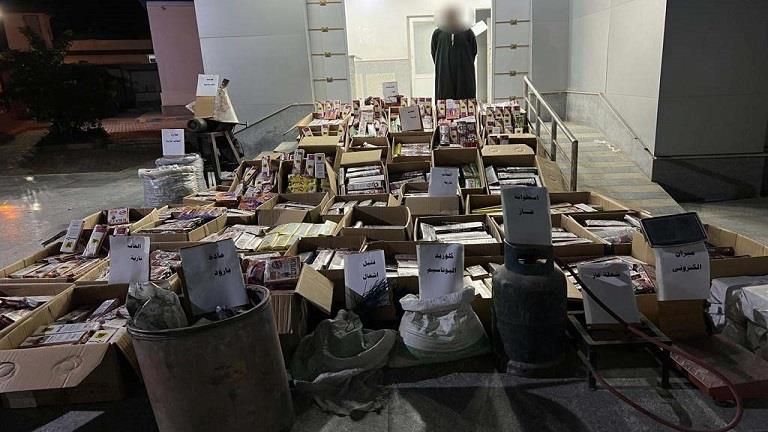 بحوزته مليون قطعة.. ضبط عاطل حول منزله ورشة تصنيع ألعاب نارية