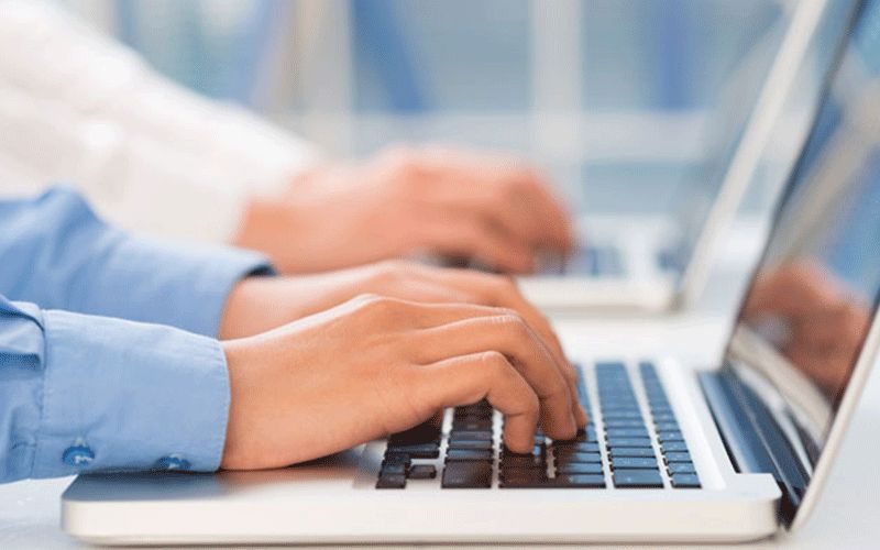 الامارات | فقط.. لأصحاب الأعمال المكتبية إليك حيلة بسيطة لتجنب مخاطر صحية