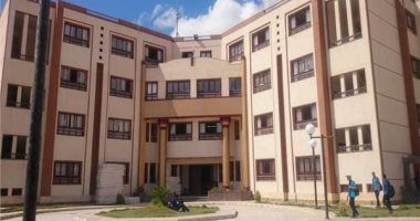 أستاذ تربية خلال مؤتمر نظام التعليم stem: تأهيل المعلمين للتعامل مع طلاب مدارس المتفوقين