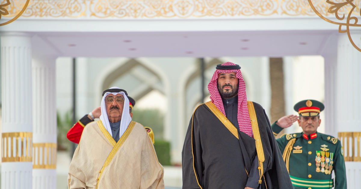 ولي العهد يقيم في الديوان الملكي بالرياض مراسم استقبال رسمية لأمير الكويت