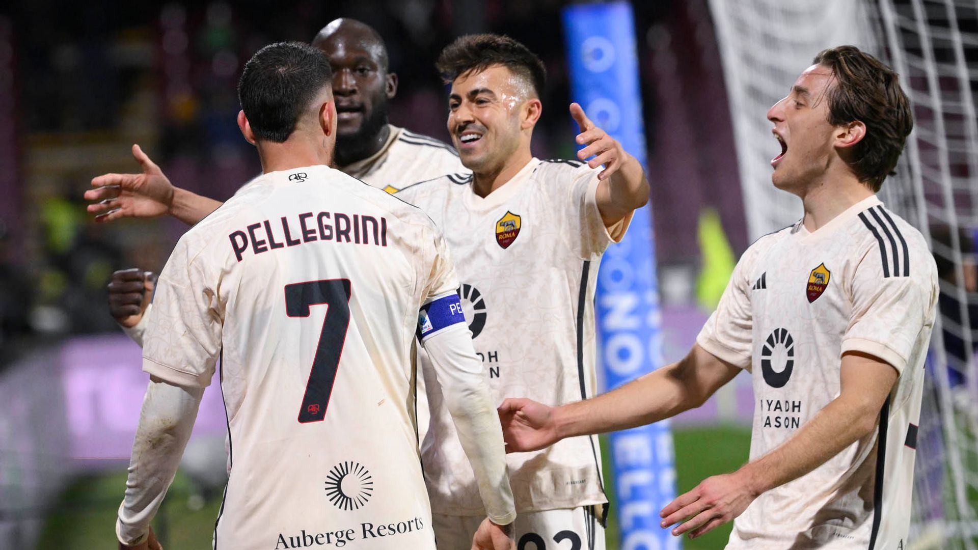 الامارات | رحيل مورينيو يحرر "الذئاب".. روما يواصل تألقه تحت قيادة روسي