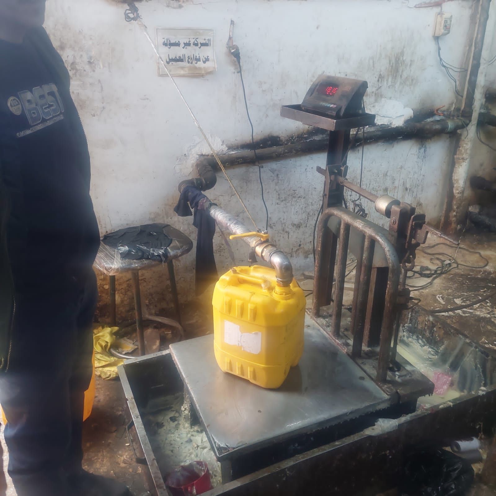 "حماية المستهلك" يضبط مصنعا يعيد تدوير زيت الطعام بالجيزة ويتحفظ على 41.3 طن