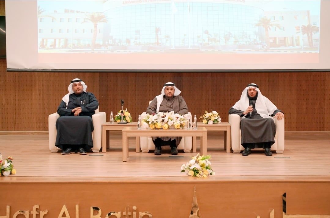 رئيس جامعة حفر الباطن يعقد لقاء مفتوحاً مع رؤساء الأقسام الأكاديمية