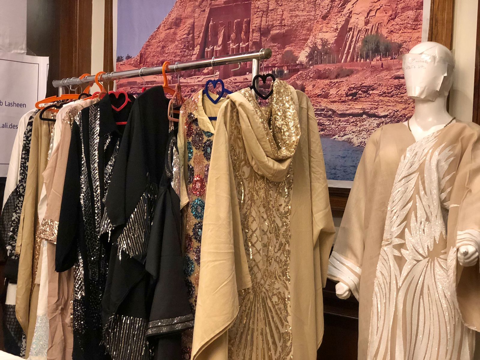 منتجات يدوية محلية وعربية وأجنبية فى معرض الجيزة للحرف التراثية.. صور